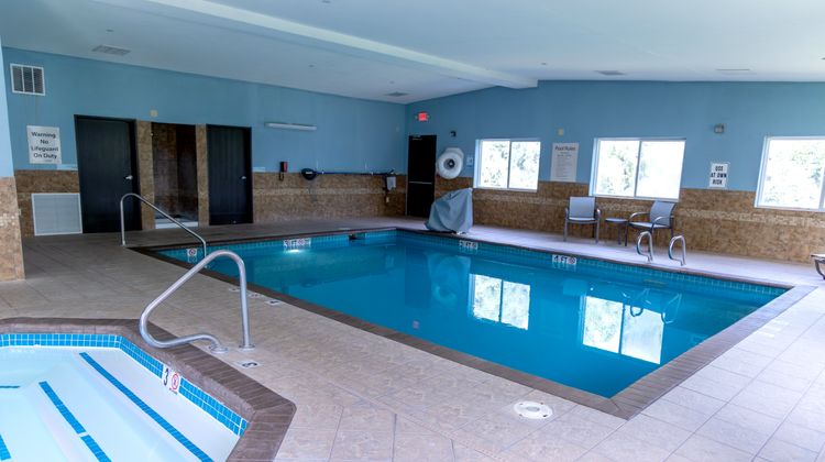 Holiday Inn Express Pool