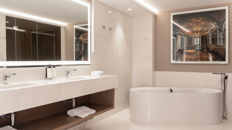 <b>Intercontinental Real Lima Miraflores Room</b>. Images powered by <a href="https://www.leonardoworldwide.com/" title="Leonardo Worldwide" target="_blank">Leonardo</a>.