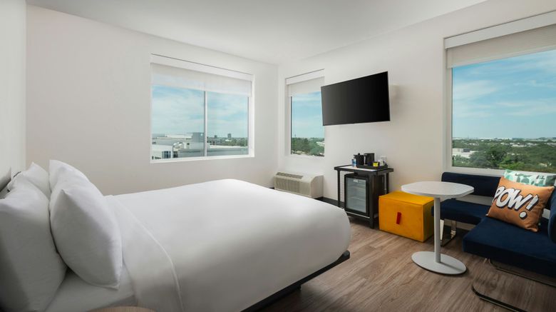 <b>Aloft DFW Airport North Room</b>. Images powered by <a href="https://www.leonardoworldwide.com/" title="Leonardo Worldwide" target="_blank">Leonardo</a>.