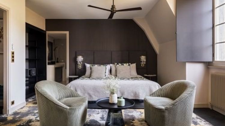 Chateau Jeanne & The Forest Room