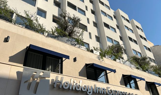 Holiday Inn Expr Suites Principe Real Exterior