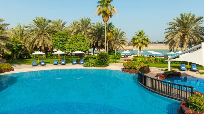 <b>Sheraton Abu Dhabi Hotel & Resort Pool</b>. Images powered by <a href="https://www.leonardoworldwide.com/" title="Leonardo Worldwide" target="_blank">Leonardo</a>.