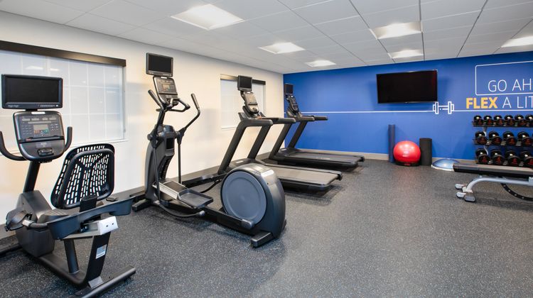 Holiday Inn Express Defiance Health Club