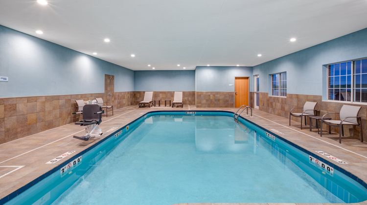Holiday Inn Express Defiance Pool