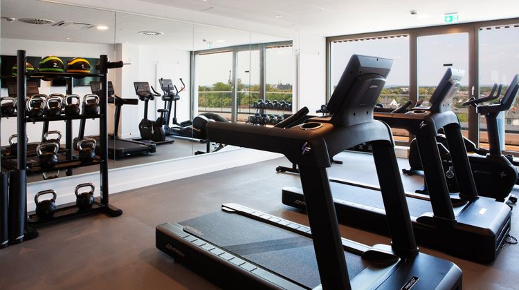 Holiday Inn Express & Suites Monheim Health Club