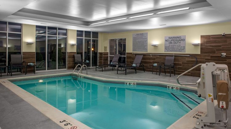 Fairfield Inn & Suites Indianapolis Pool