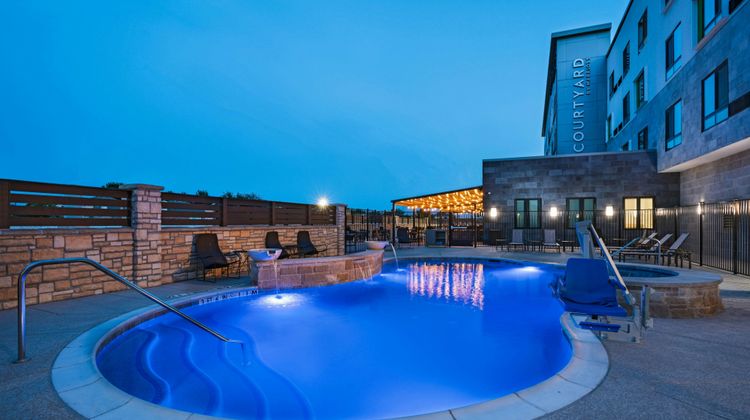 Courtyard Dallas Grand Prairie Pool