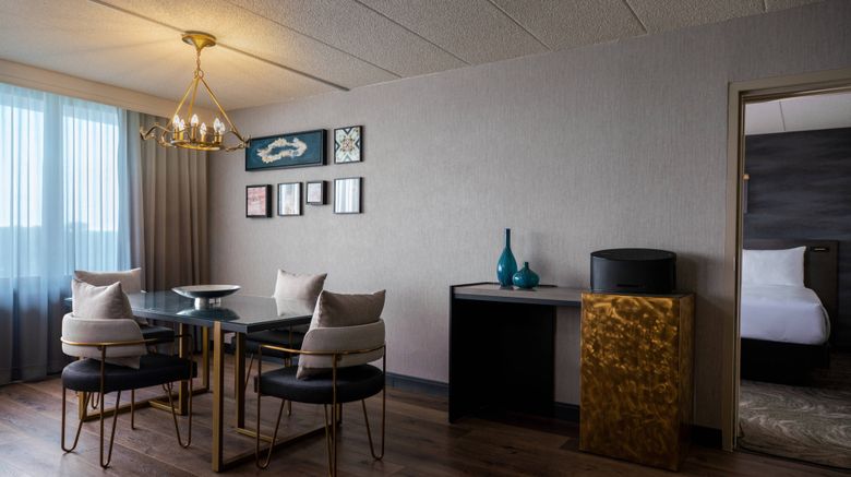 <b>Renaissance Chicago North Shore Hotel Suite</b>. Images powered by <a href="https://www.leonardoworldwide.com/" title="Leonardo Worldwide" target="_blank">Leonardo</a>.