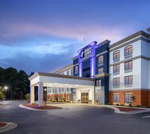 Holiday Inn Express Fayetteville Exterior