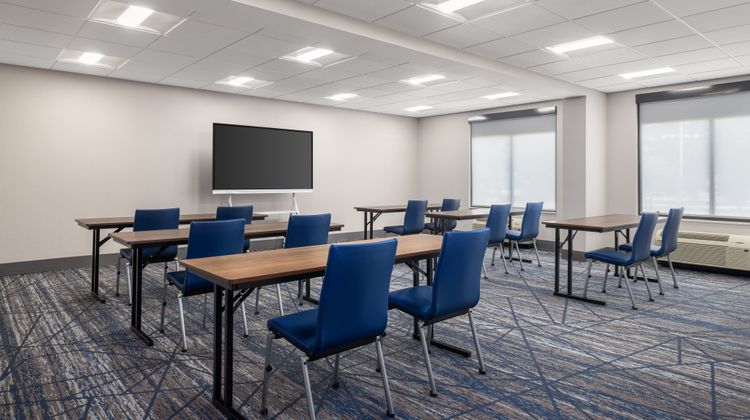Holiday Inn Express Fayetteville Meeting