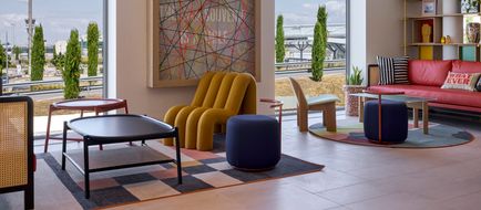 Hampton by Hilton Lyon Lobby