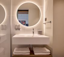 Hampton by Hilton Lyon Room