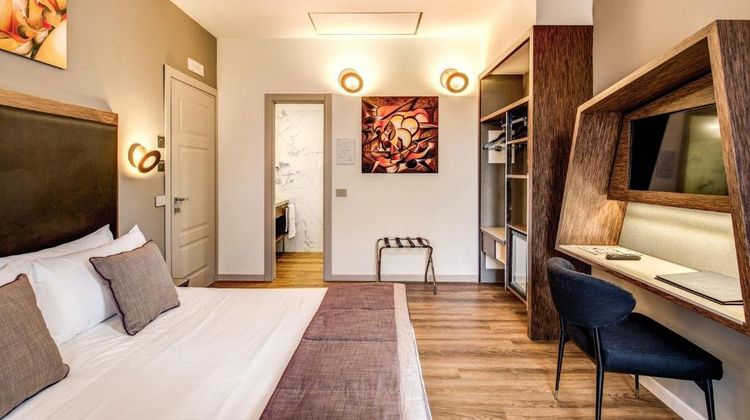 Al Manthia Hotel Room