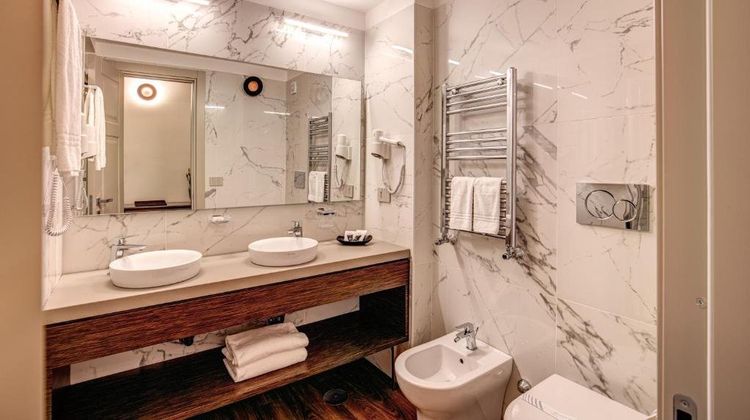 Al Manthia Hotel Room