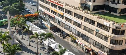 Hotel Adonis Plaza Exterior