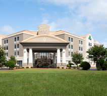 Holiday Inn Express Exterior