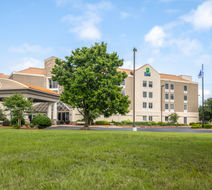Holiday Inn Express Exterior