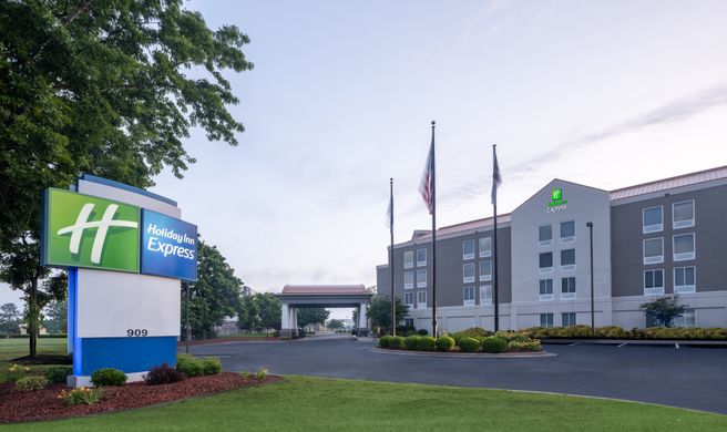 Holiday Inn Express Exterior