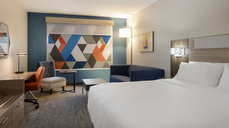 Holiday Inn Express Williamston Room