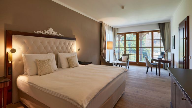 <b>Arabella Jagdhof Resort Suite</b>. Images powered by <a href="https://www.leonardoworldwide.com/" title="Leonardo Worldwide" target="_blank">Leonardo</a>.