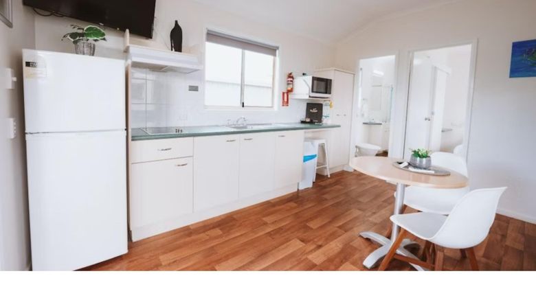 <b>Bargara Holiday Park Room</b>. Images powered by <a href="https://www.leonardoworldwide.com/" title="Leonardo Worldwide" target="_blank">Leonardo</a>.