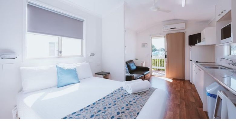 <b>Bargara Holiday Park Room</b>. Images powered by <a href="https://www.leonardoworldwide.com/" title="Leonardo Worldwide" target="_blank">Leonardo</a>.