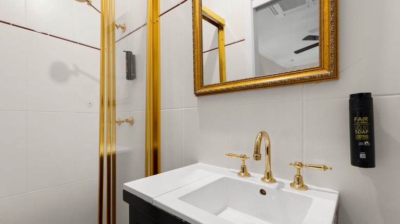 <b>The Metropole Guest House Room</b>. Images powered by <a href="https://www.leonardoworldwide.com/" title="Leonardo Worldwide" target="_blank">Leonardo</a>.