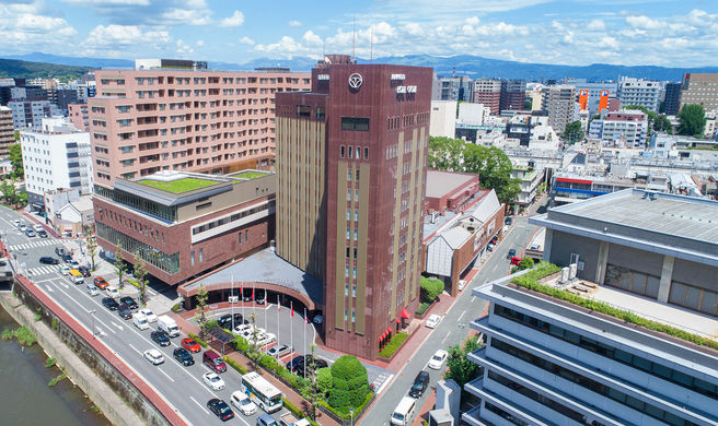 Kumamoto Hotel Castle Exterior