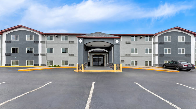 Red Roof Inn Huntsville Exterior