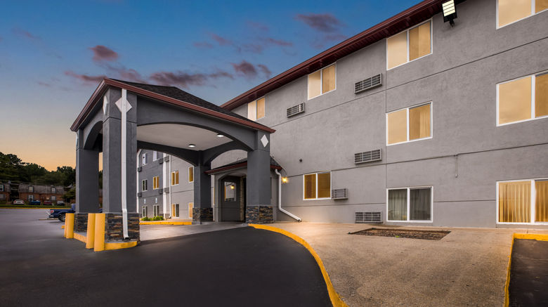 <b>Red Roof Inn Huntsville Exterior</b>. Images powered by <a href="https://www.leonardoworldwide.com/" title="Leonardo Worldwide" target="_blank">Leonardo</a>.
