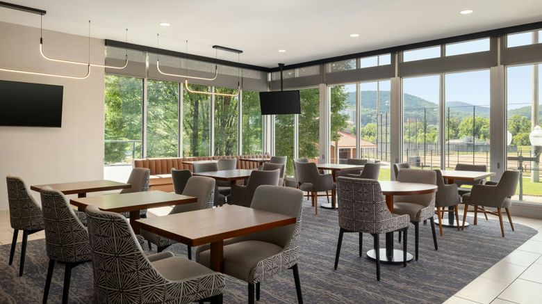 <b>SpringHill Suites Roanoke Restaurant</b>. Images powered by <a href="https://www.leonardoworldwide.com/" title="Leonardo Worldwide" target="_blank">Leonardo</a>.
