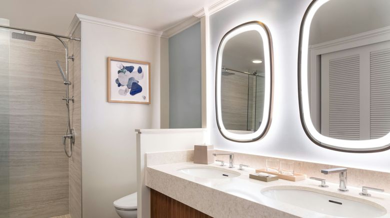 <b>Moana Surfrider, a Westin Resort & Spa Room</b>. Images powered by <a href="https://www.leonardoworldwide.com/" title="Leonardo Worldwide" target="_blank">Leonardo</a>.