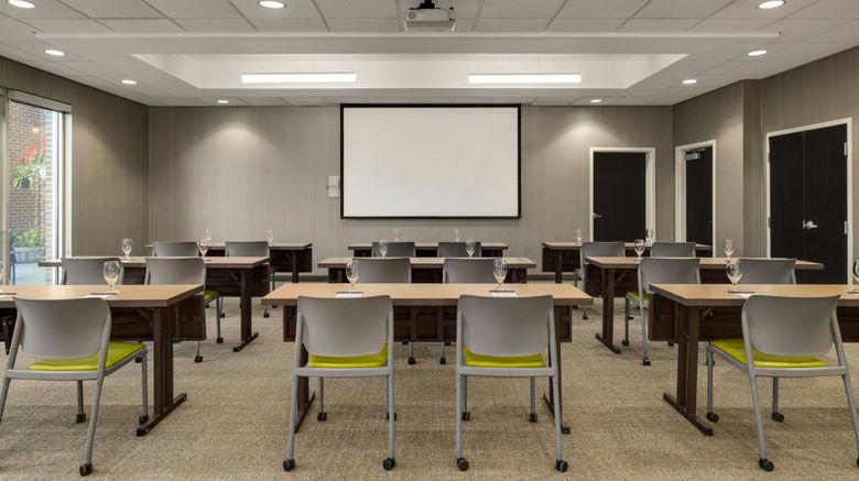 <b>SpringHill Suites Roanoke Meeting</b>. Images powered by <a href="https://www.leonardoworldwide.com/" title="Leonardo Worldwide" target="_blank">Leonardo</a>.