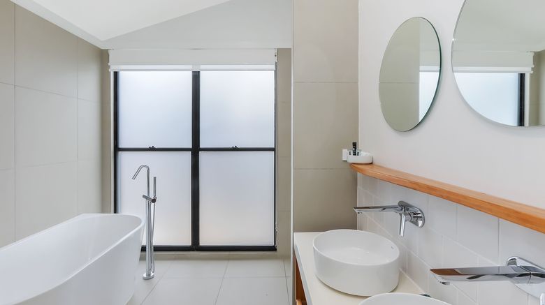 <b>Byron Bay Holiday & Caravan Park Room</b>. Images powered by <a href="https://www.leonardoworldwide.com/" title="Leonardo Worldwide" target="_blank">Leonardo</a>.