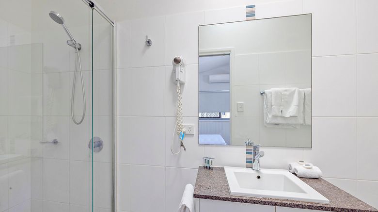 <b>Byron Bay Holiday & Caravan Park Room</b>. Images powered by <a href="https://www.leonardoworldwide.com/" title="Leonardo Worldwide" target="_blank">Leonardo</a>.