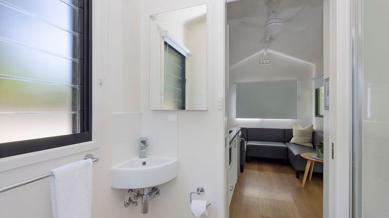<b>Byron Bay Holiday & Caravan Park Room</b>. Images powered by <a href="https://www.leonardoworldwide.com/" title="Leonardo Worldwide" target="_blank">Leonardo</a>.