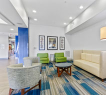 Holiday Inn Express Hotel & Stes Exterior