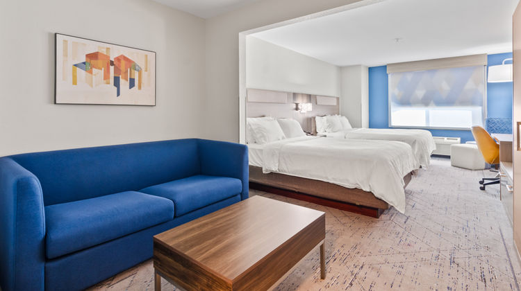 Holiday Inn Express Hotel & Stes Suite