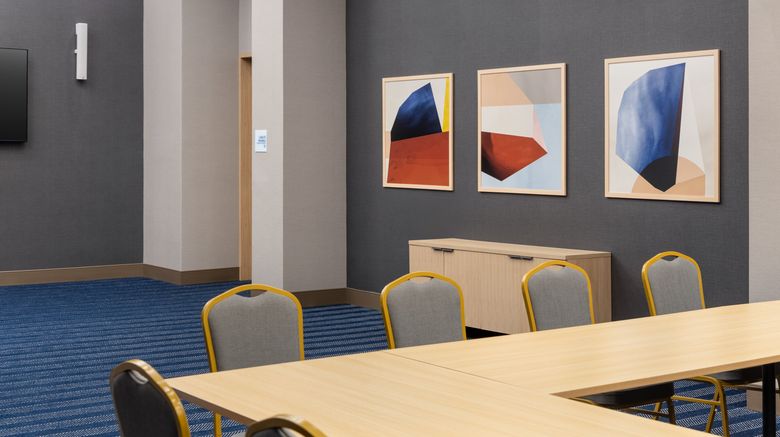 <b>Holiday Inn Express Aeroport Montreal Meeting</b>. Images powered by <a href="https://www.leonardoworldwide.com/" title="Leonardo Worldwide" target="_blank">Leonardo</a>.