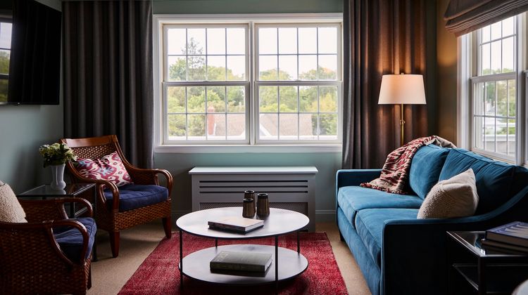 The Harbor Front Inn Suite