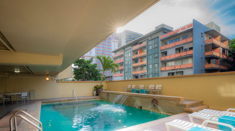 Ohia Waikiki Studio Suites Pool