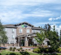 Holiday Inn Express Hotel & Stes Exterior