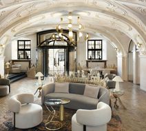 H15 Luxury Palace Lobby