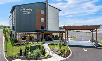 Hampton Inn and Suites Intercou