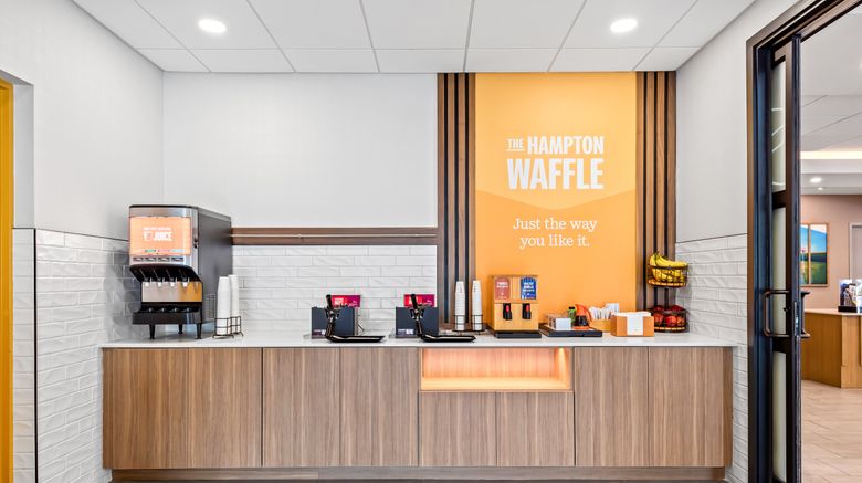 <b>Hampton Inn and Suites Intercou Restaurant</b>. Images powered by <a href="https://www.leonardoworldwide.com/" title="Leonardo Worldwide" target="_blank">Leonardo</a>.