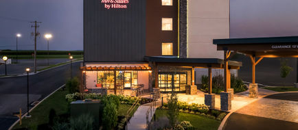 Hampton Inn and Suites Intercou Exterior