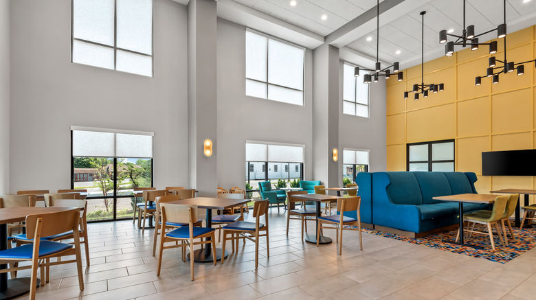 <b>Hampton Inn and Suites Intercou Restaurant</b>. Images powered by <a href="https://www.leonardoworldwide.com/" title="Leonardo Worldwide" target="_blank">Leonardo</a>.