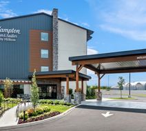 Hampton Inn and Suites Intercou Exterior