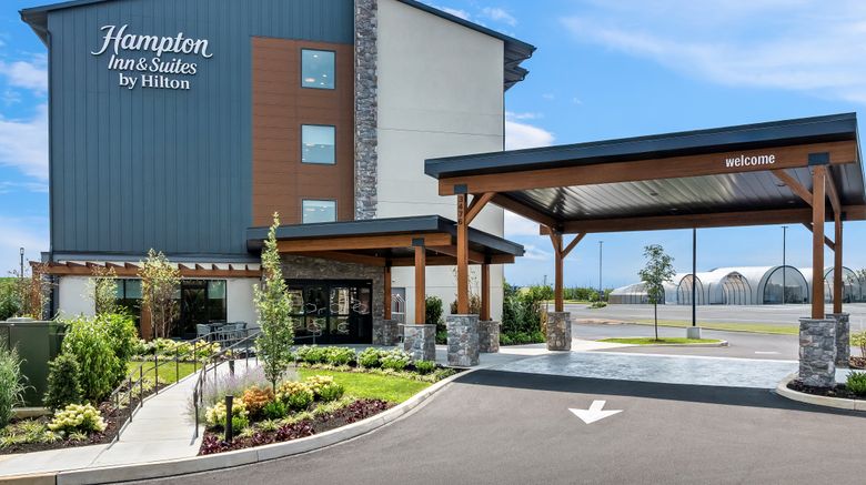 <b>Hampton Inn and Suites Intercou Exterior</b>. Images powered by <a href="https://www.leonardoworldwide.com/" title="Leonardo Worldwide" target="_blank">Leonardo</a>.