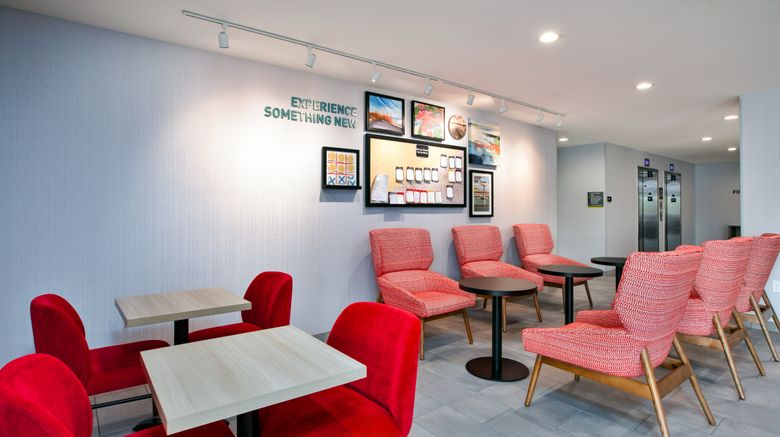 <b>Home2 Suites Traverse City Lobby</b>. Images powered by <a href="https://www.leonardoworldwide.com/" title="Leonardo Worldwide" target="_blank">Leonardo</a>.